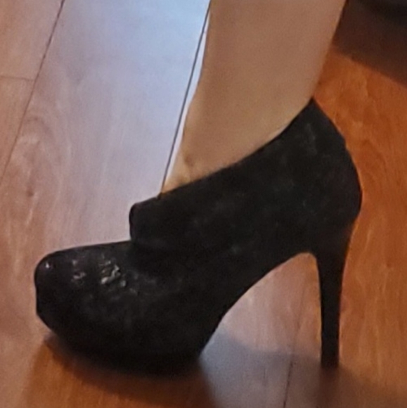 🛸2/$35 Chinese Laundry Booties - Picture 3 of 8